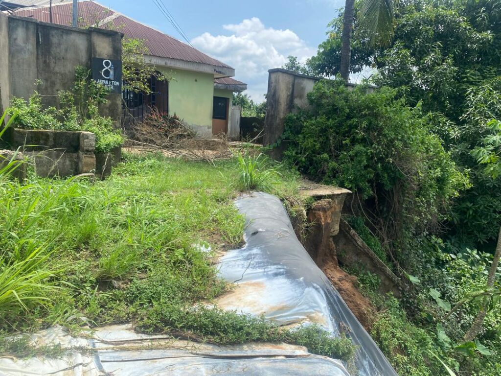 Gully erosion sweeps houses, sack residents in Uyo community