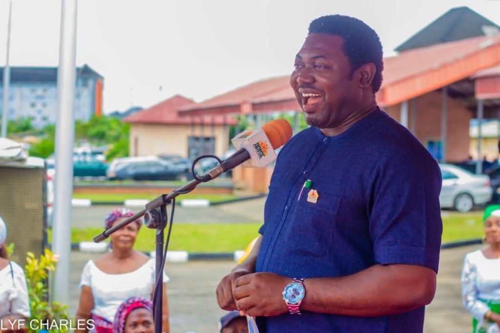 Uyo Council Chairman commissions remodeled motor park, disburses ₦100M business grant, powers communities